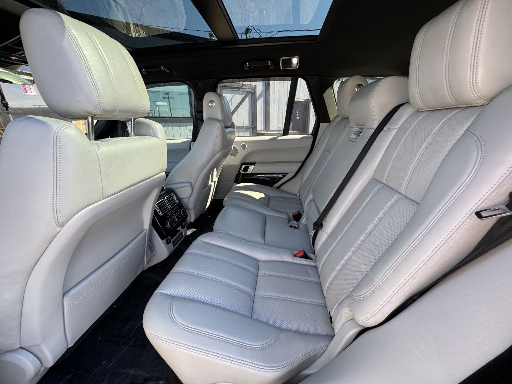 2017 Land Rover Range Rover Image 17