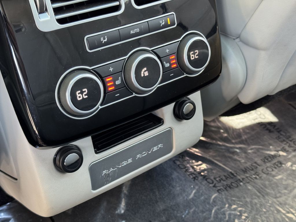 2017 Land Rover Range Rover Image 18