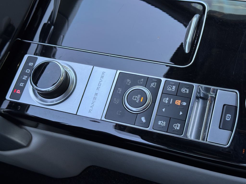 2017 Land Rover Range Rover Image 31