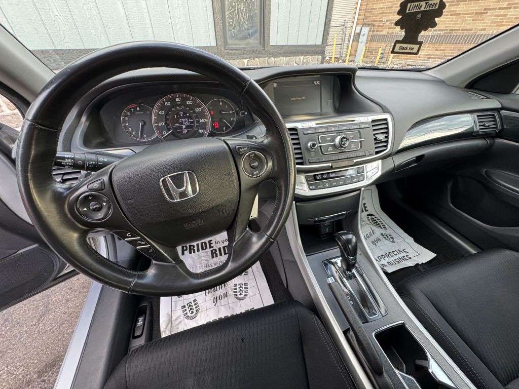 2015 Honda Accord Image 16