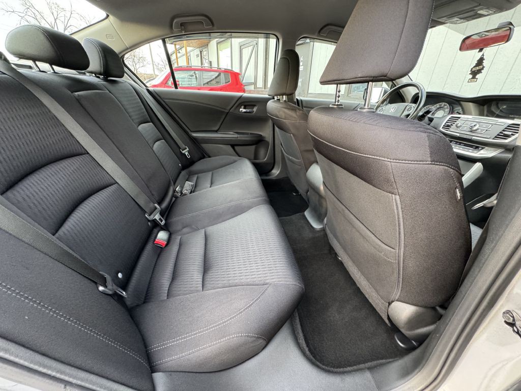 2015 Honda Accord Image 18