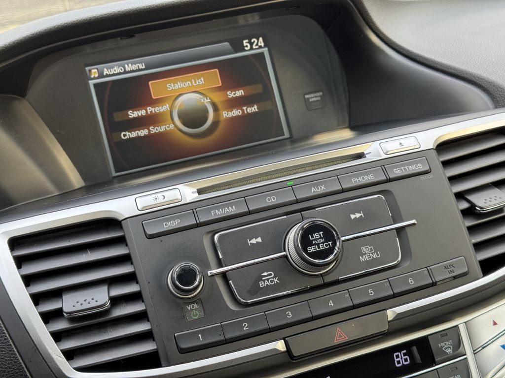 2015 Honda Accord Image 25