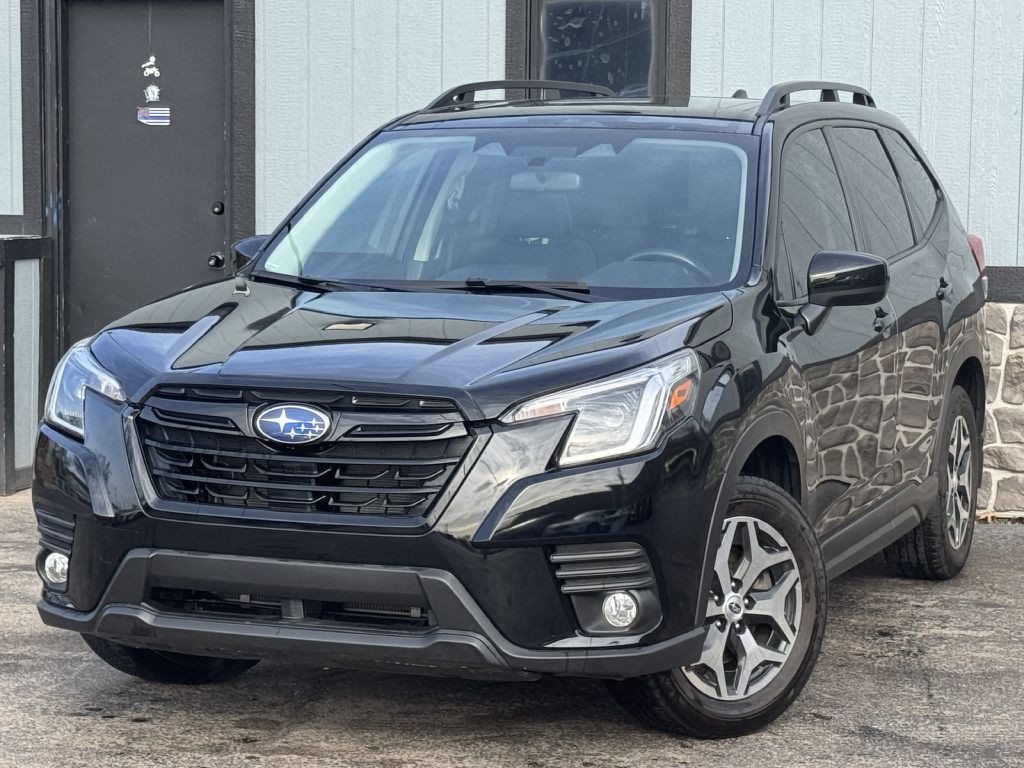 2023 Subaru Forester Image 1