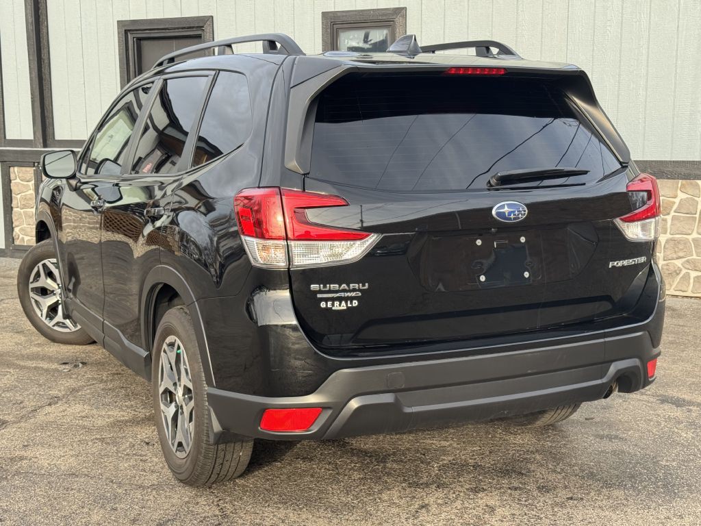 2023 Subaru Forester Image 9