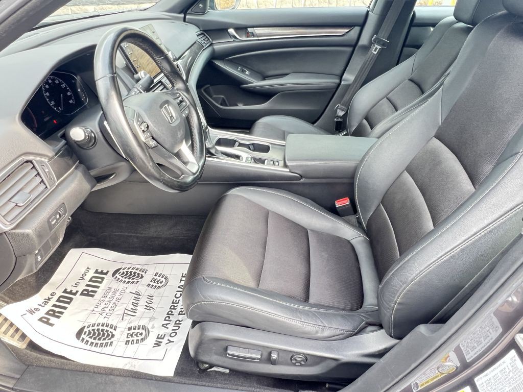 2019 Honda Accord Image 17