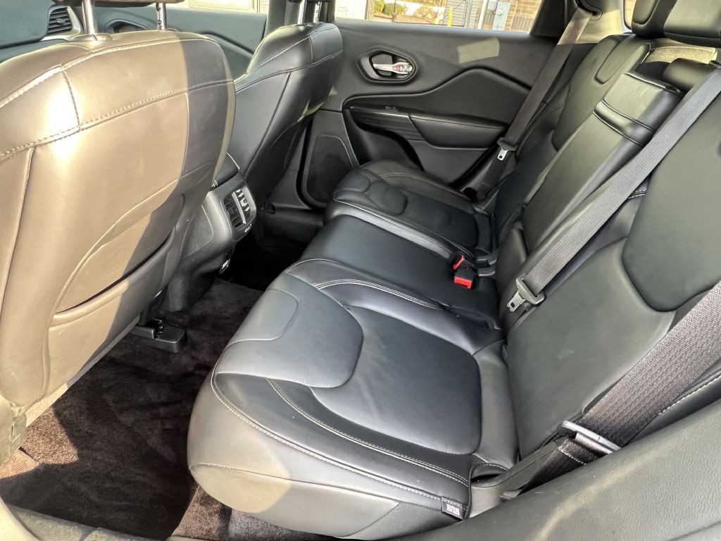 2016 Jeep Cherokee Image 21