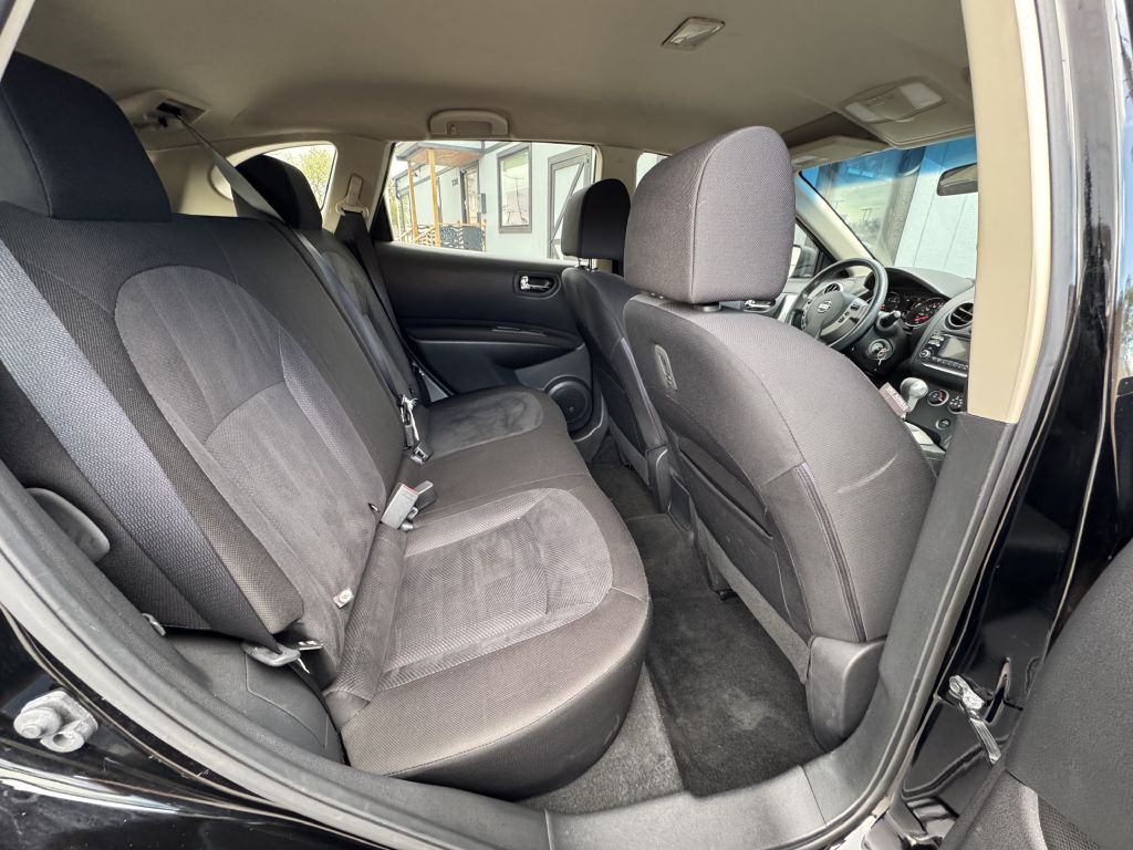 2015 Nissan Rogue Image 18