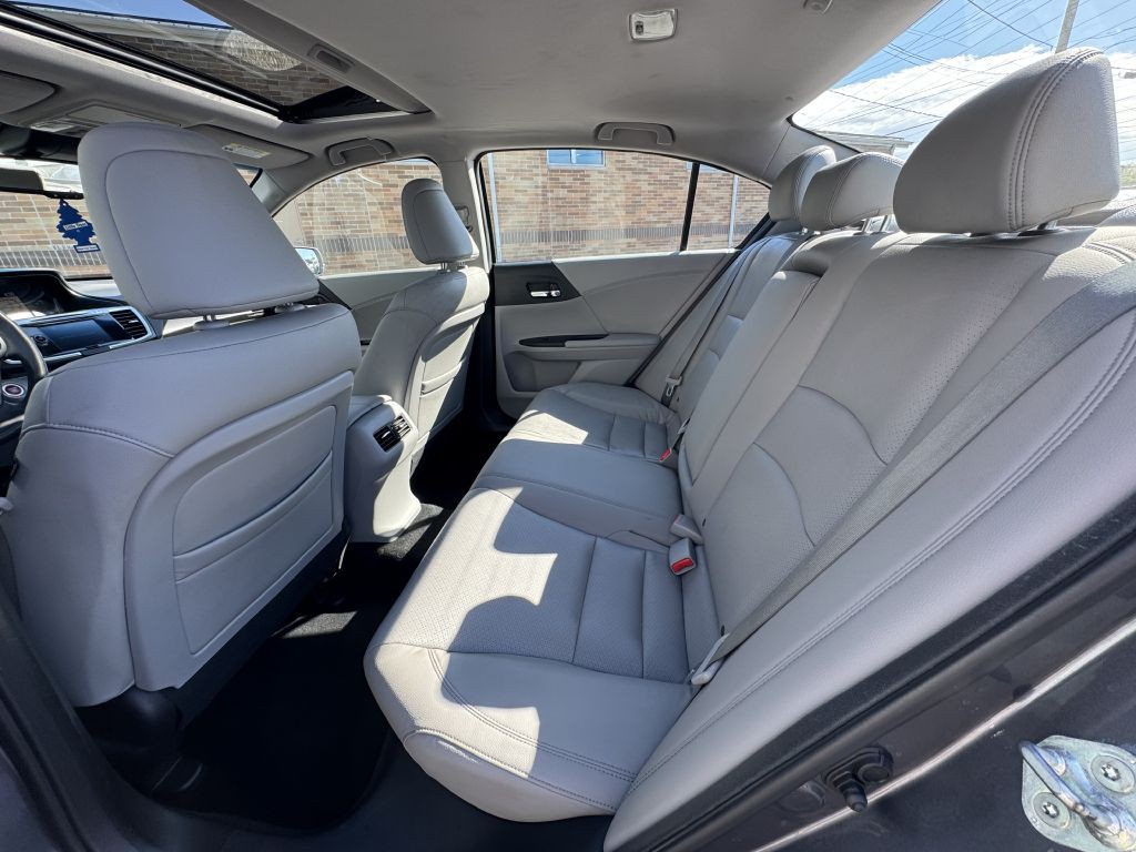 2013 Honda Accord Image 17