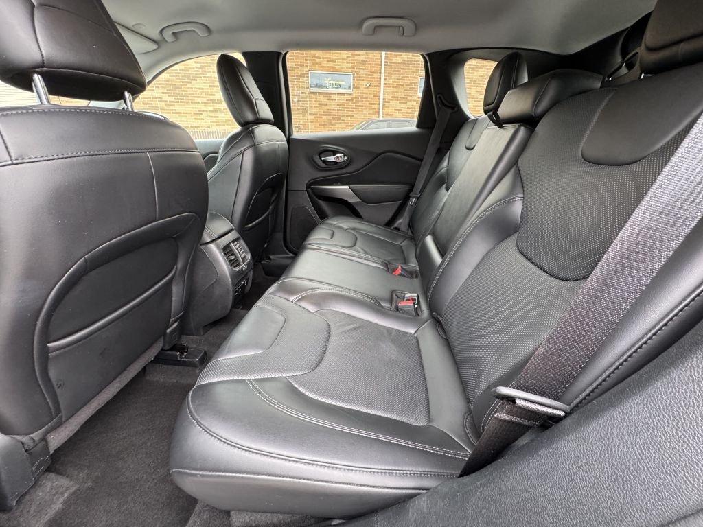 2020 Jeep Cherokee Image 16
