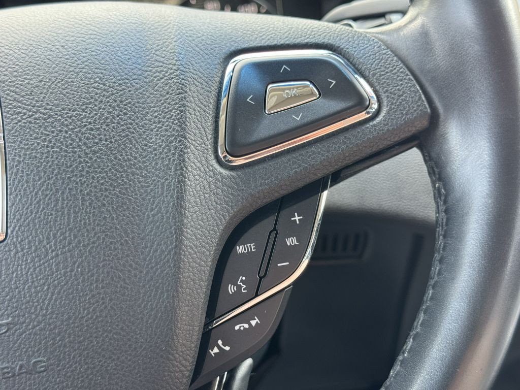 2016 Lincoln MKZ Image 26