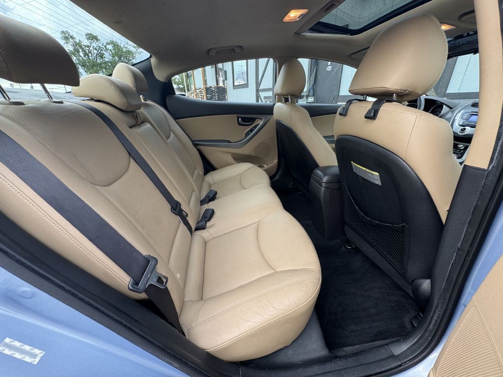 2012 Hyundai Elantra Image 16