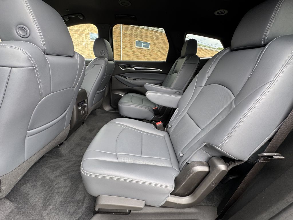 2022 Buick Enclave Image 17