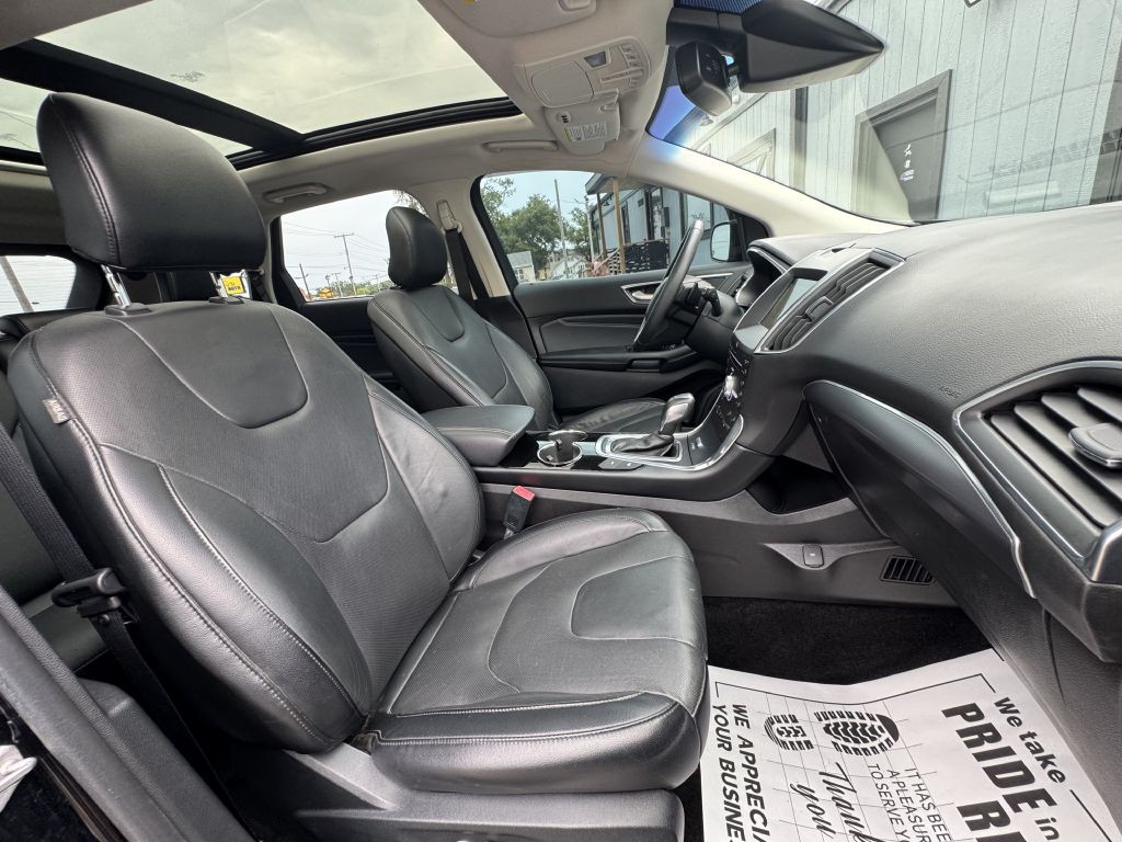 2017 Ford Edge Image 18