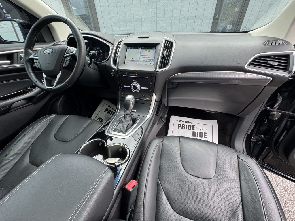 2017 Ford Edge Image 19