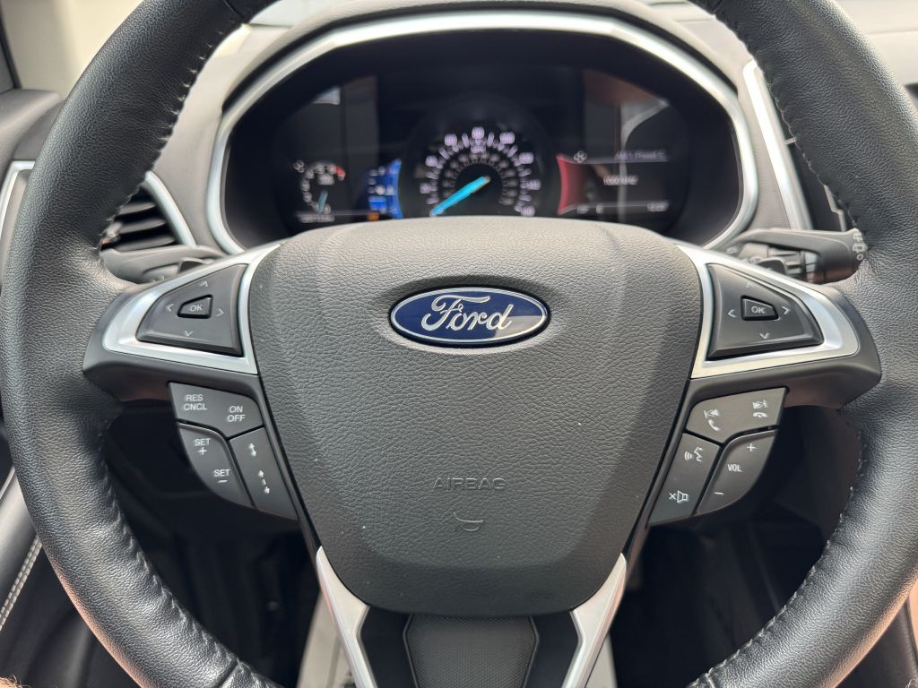 2017 Ford Edge Image 20