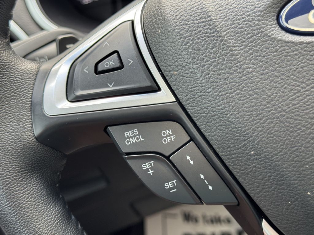2017 Ford Edge Image 21