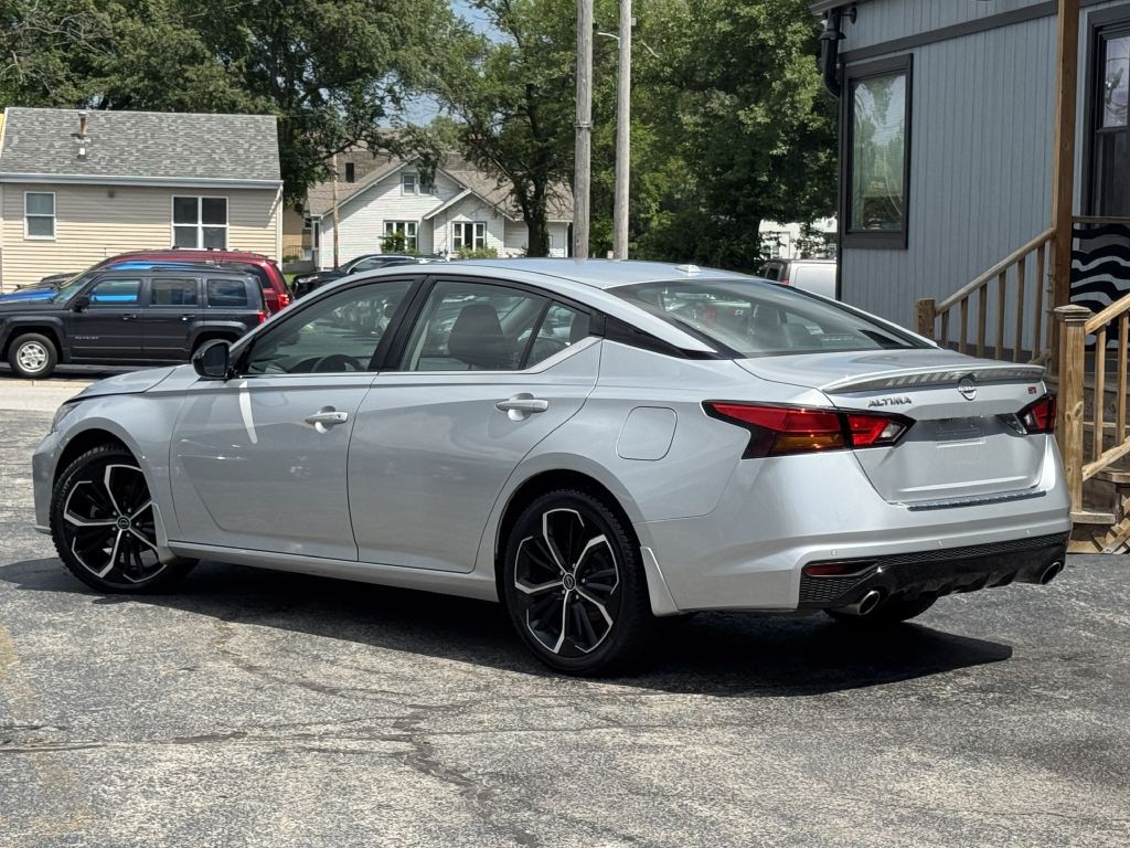2023 Nissan Altima Image 8