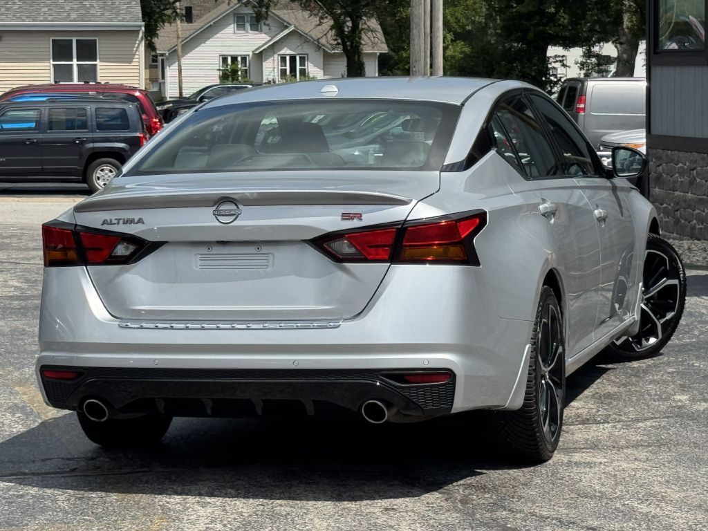 2023 Nissan Altima Image 10