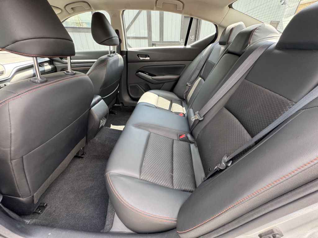 2023 Nissan Altima Image 17