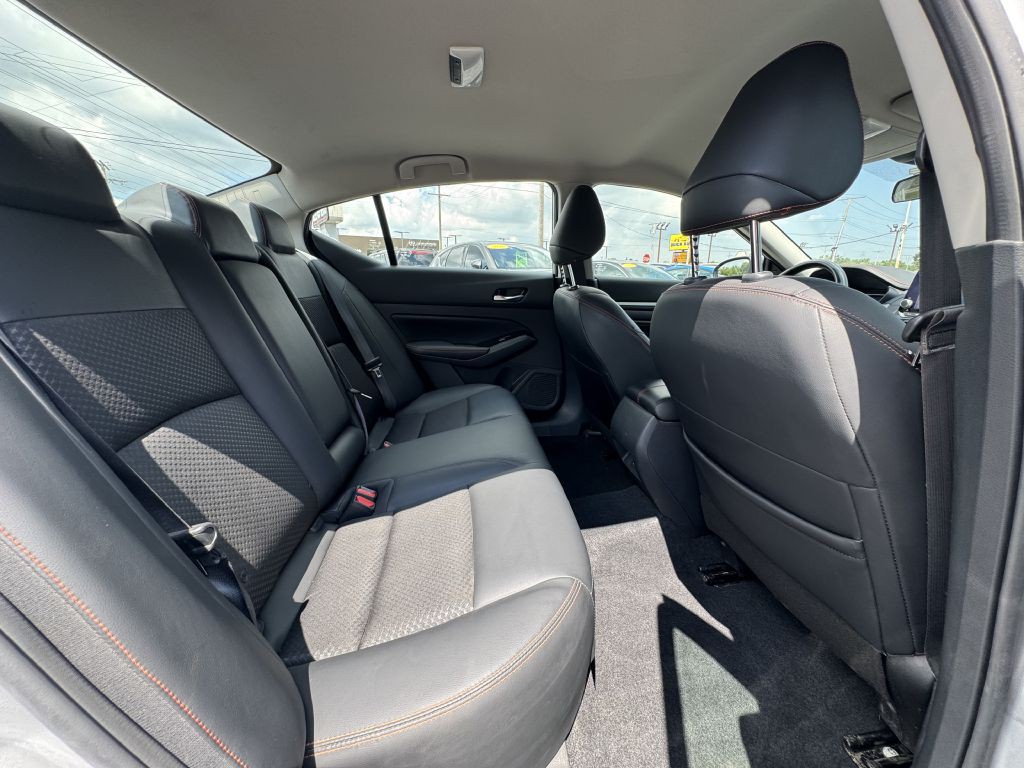 2023 Nissan Altima Image 18