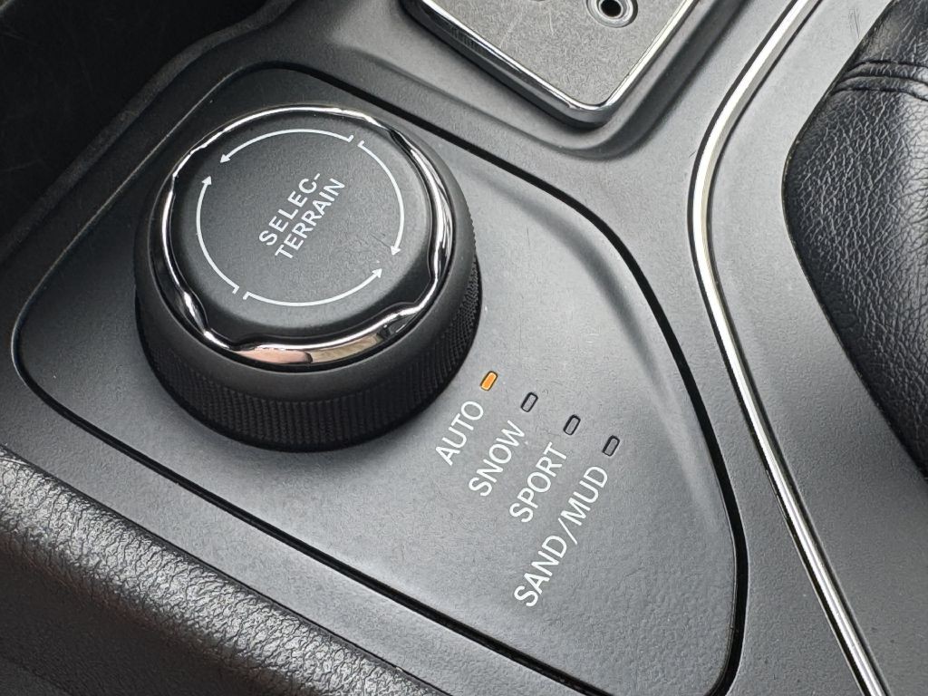 2019 Jeep Cherokee Image 28