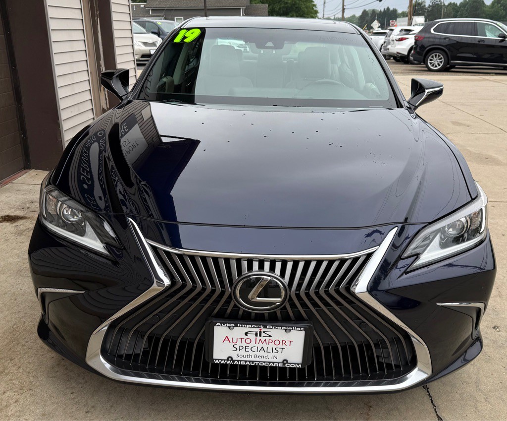 2019 Lexus ES 350 Image 2