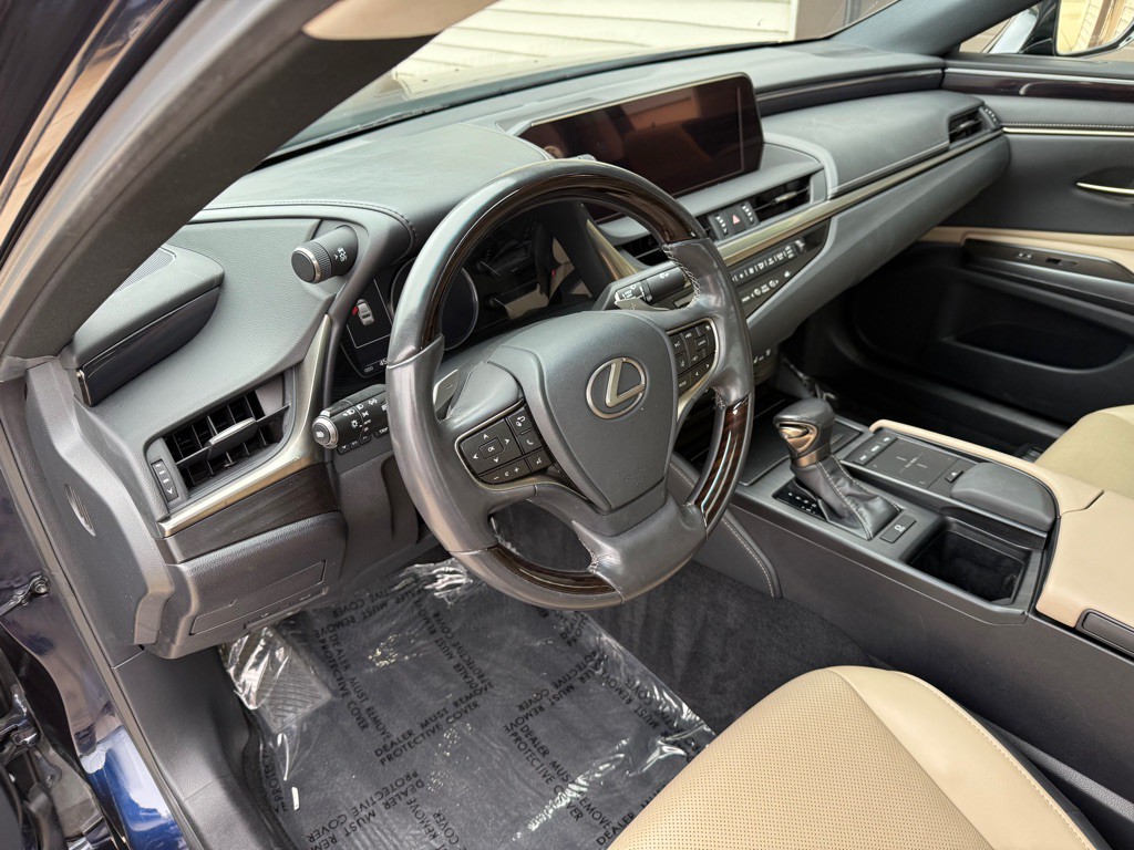 2019 Lexus ES 350 Image 4