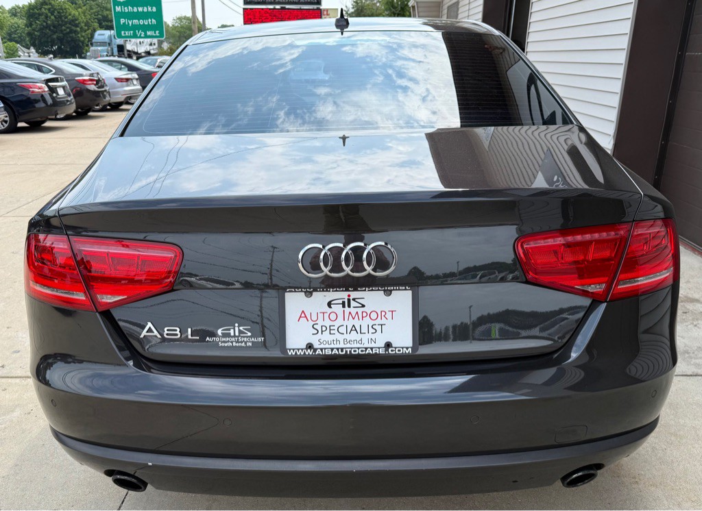 2013 Audi A8 Image 21