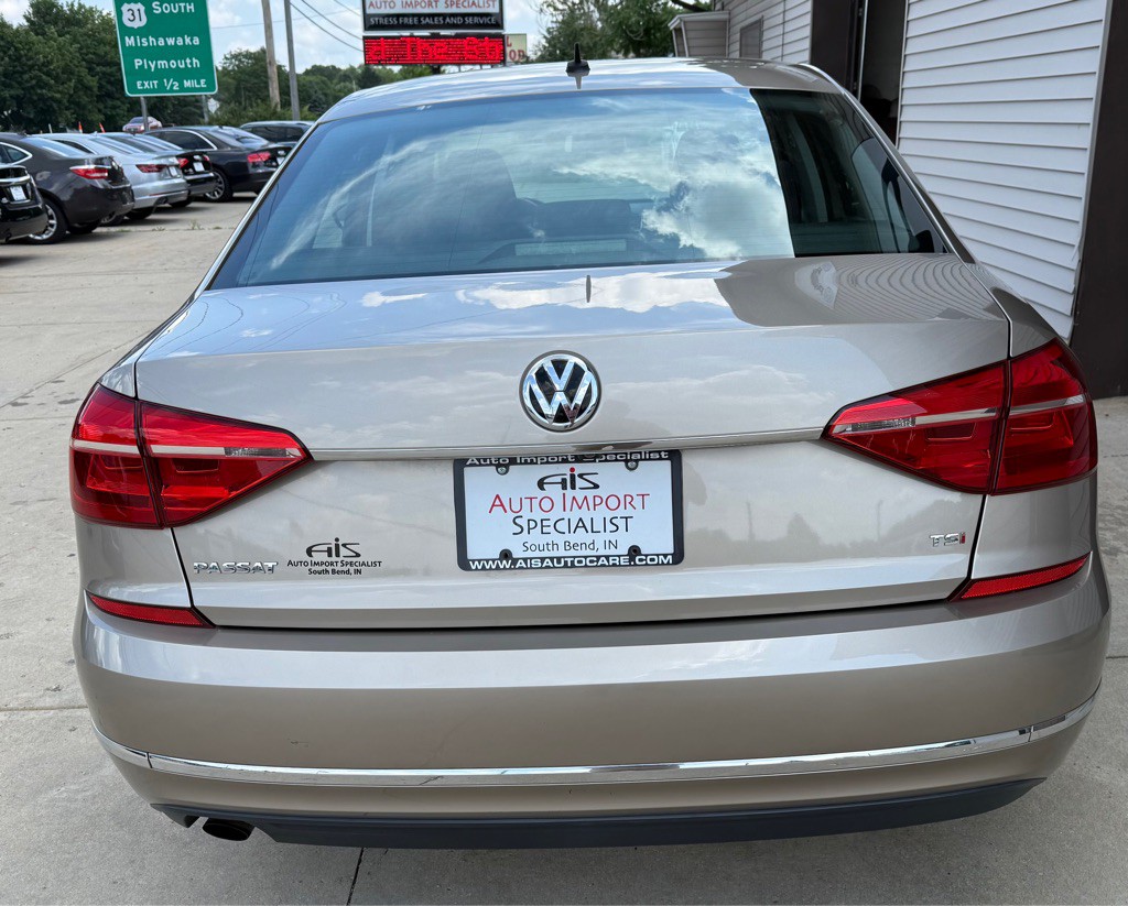 2016 Volkswagen Passat Image 6