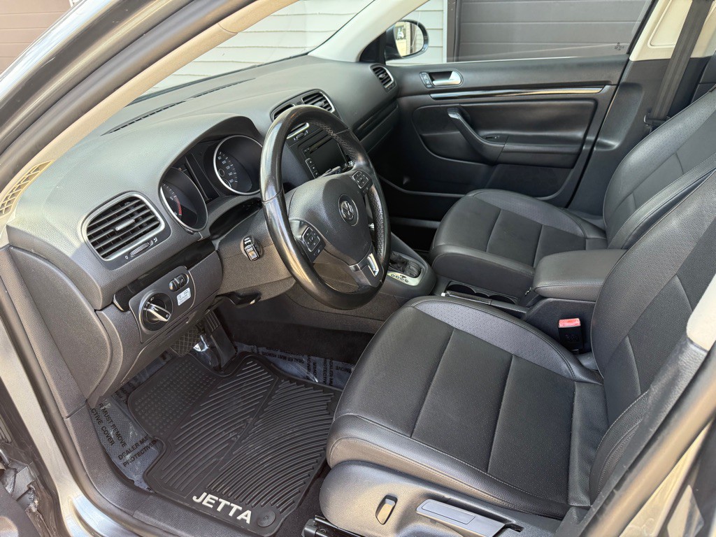 2013 Volkswagen Jetta Image 4