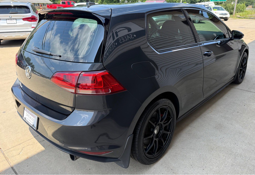 2016 Volkswagen GTI Image 4