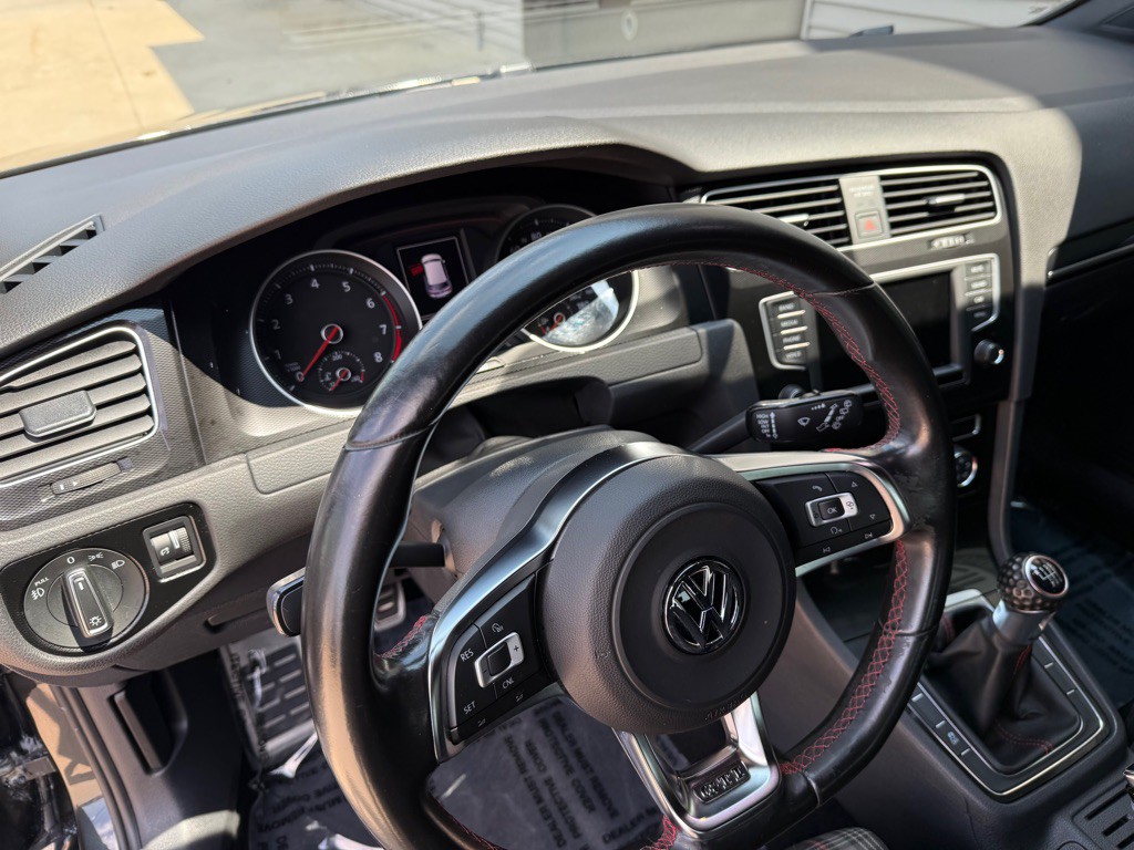 2016 Volkswagen GTI Image 7
