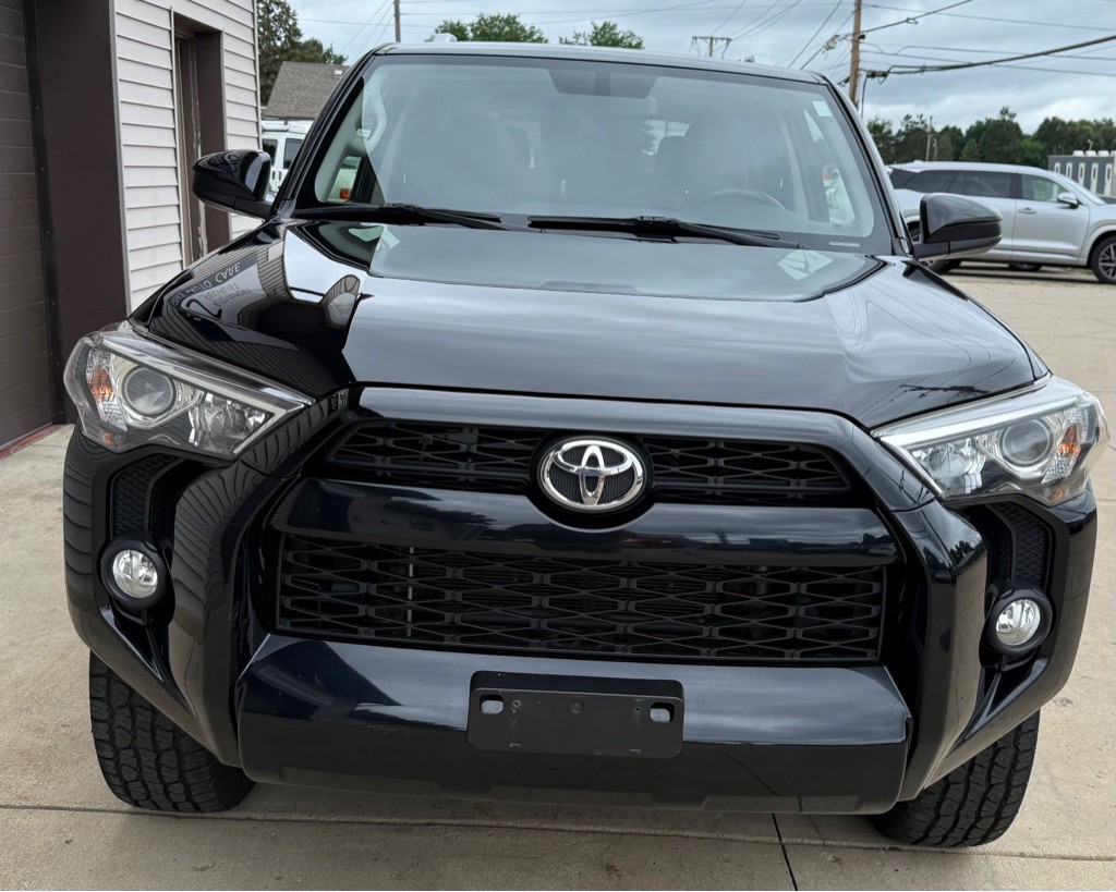 2018 Toyota 4Runner Image 2