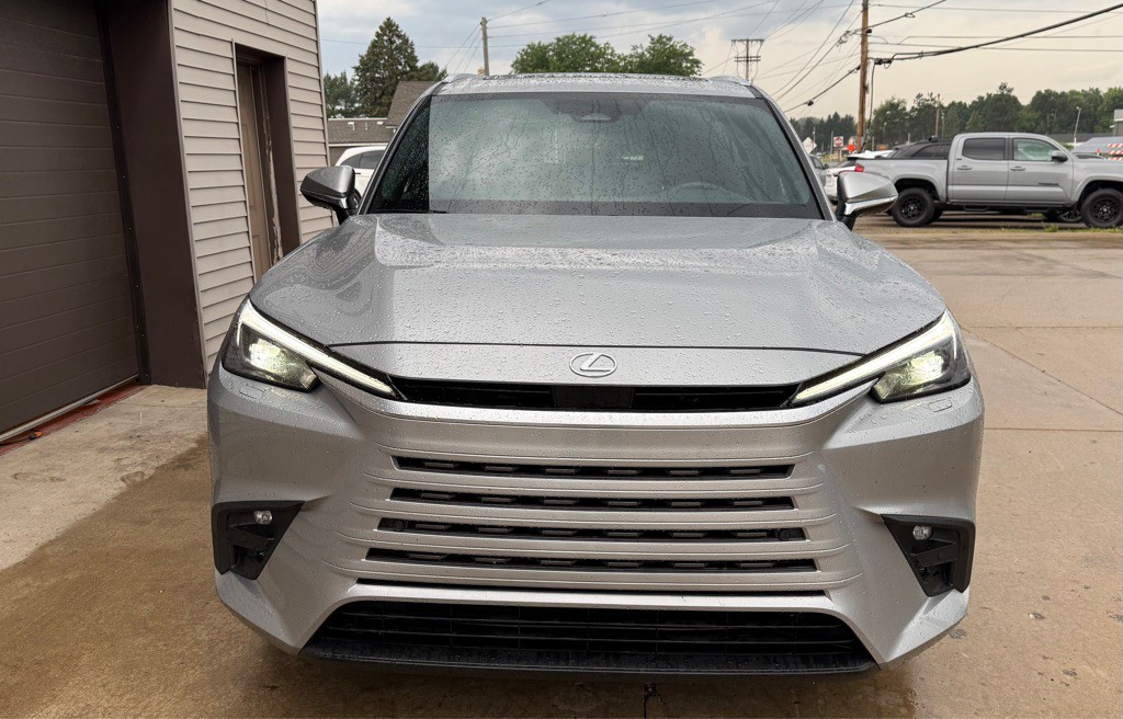 2025 Lexus TX Image 2