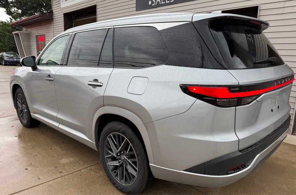 2025 Lexus TX Image 4