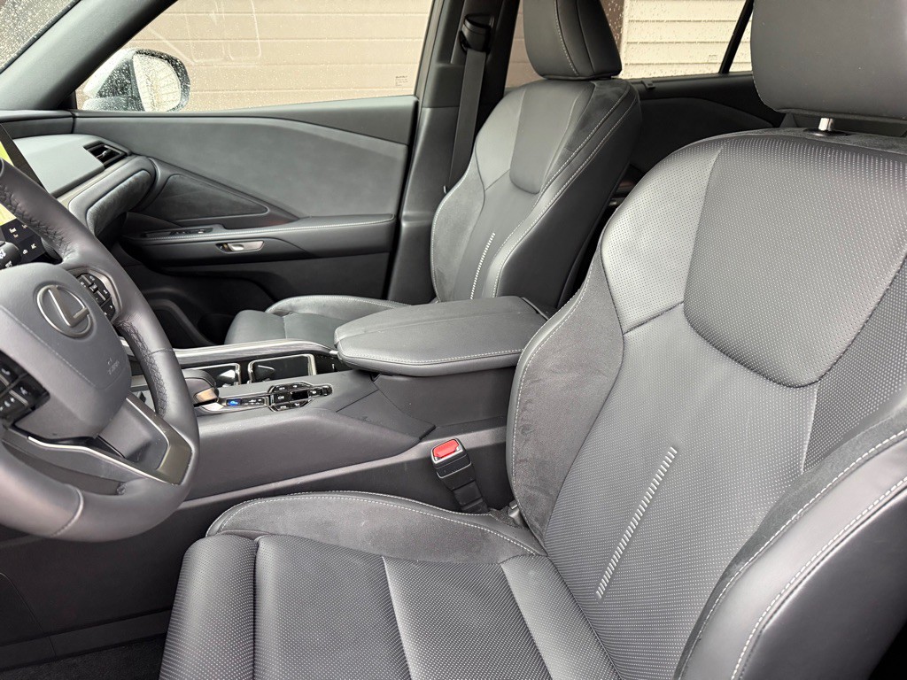 2025 Lexus TX Image 8
