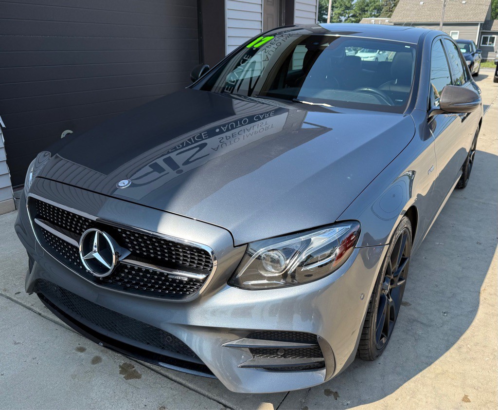 2017 Mercedes-Benz E-Class Image 1
