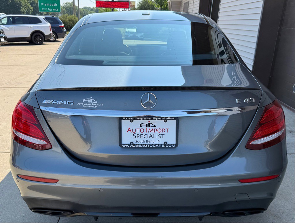 2017 Mercedes-Benz E-Class Image 4