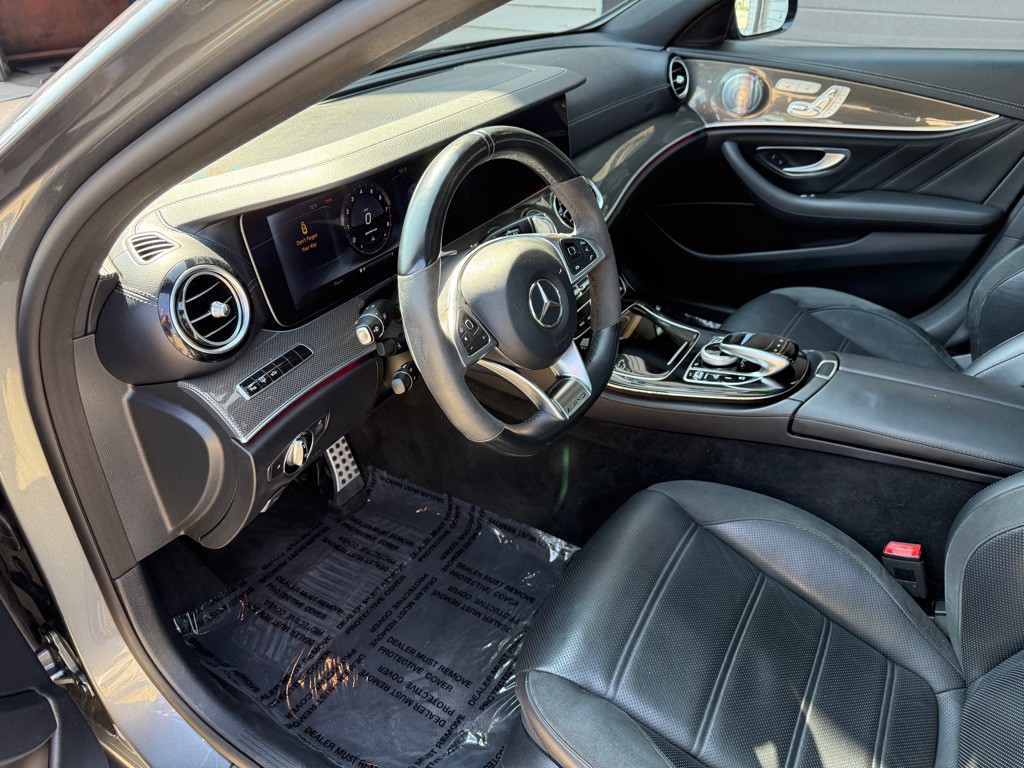 2017 Mercedes-Benz E-Class Image 6