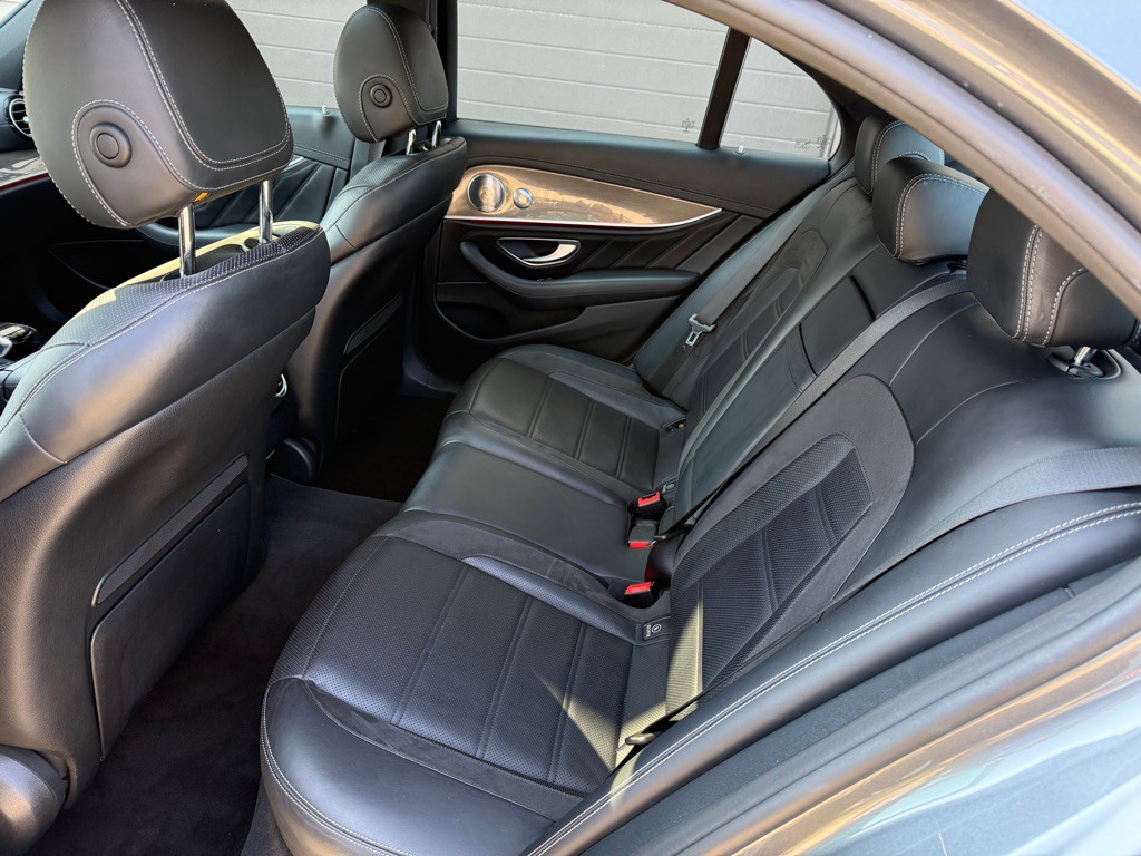 2017 Mercedes-Benz E-Class Image 10
