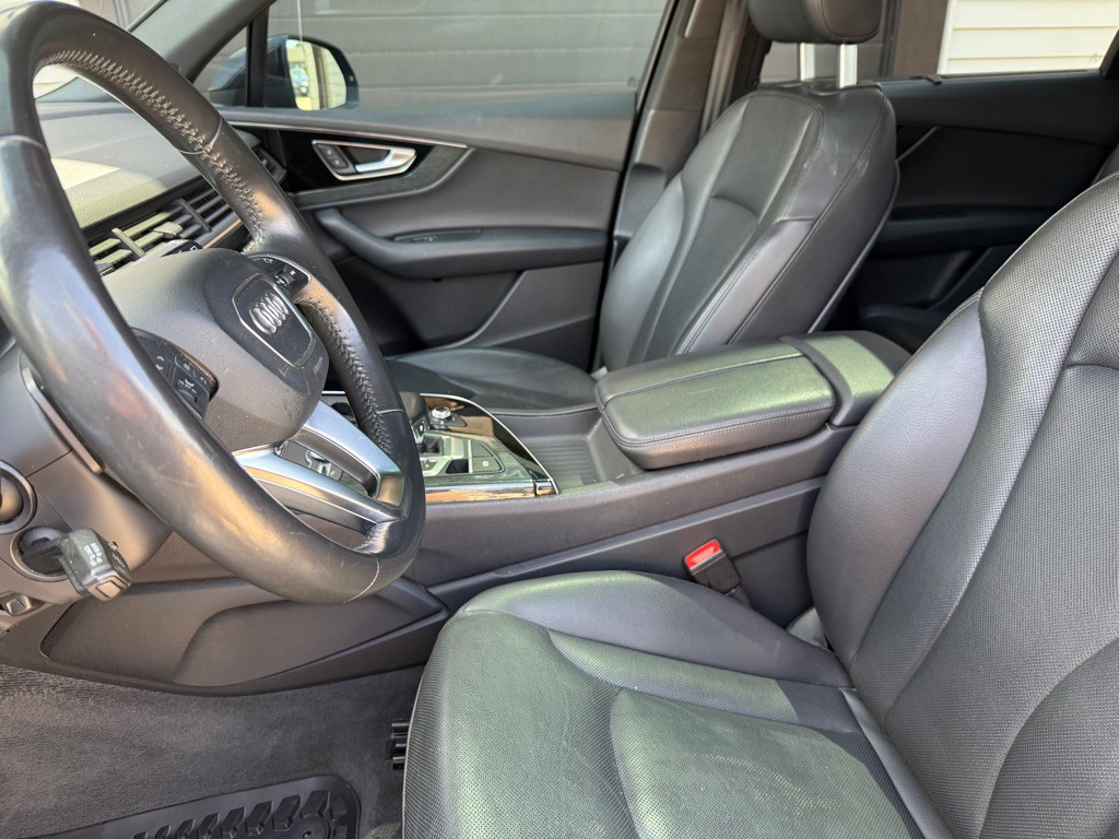 2017 Audi Q7 Image 9