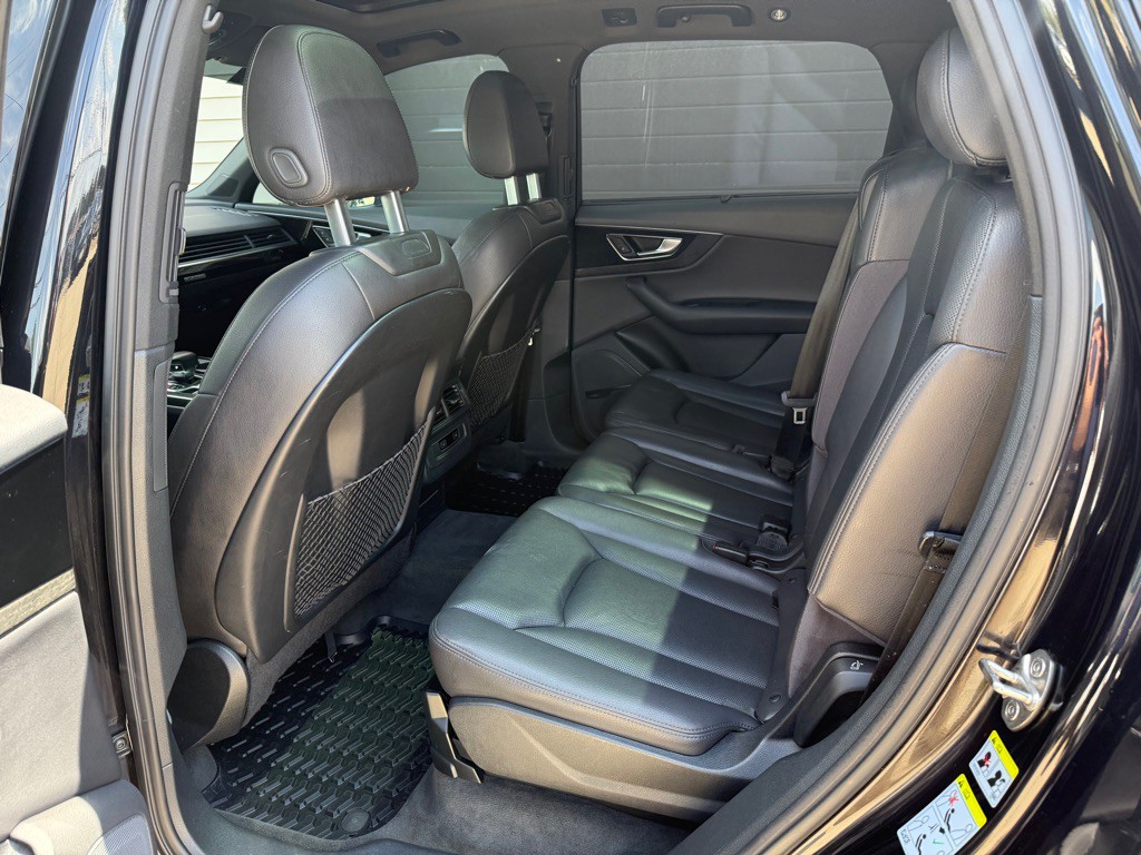 2017 Audi Q7 Image 11