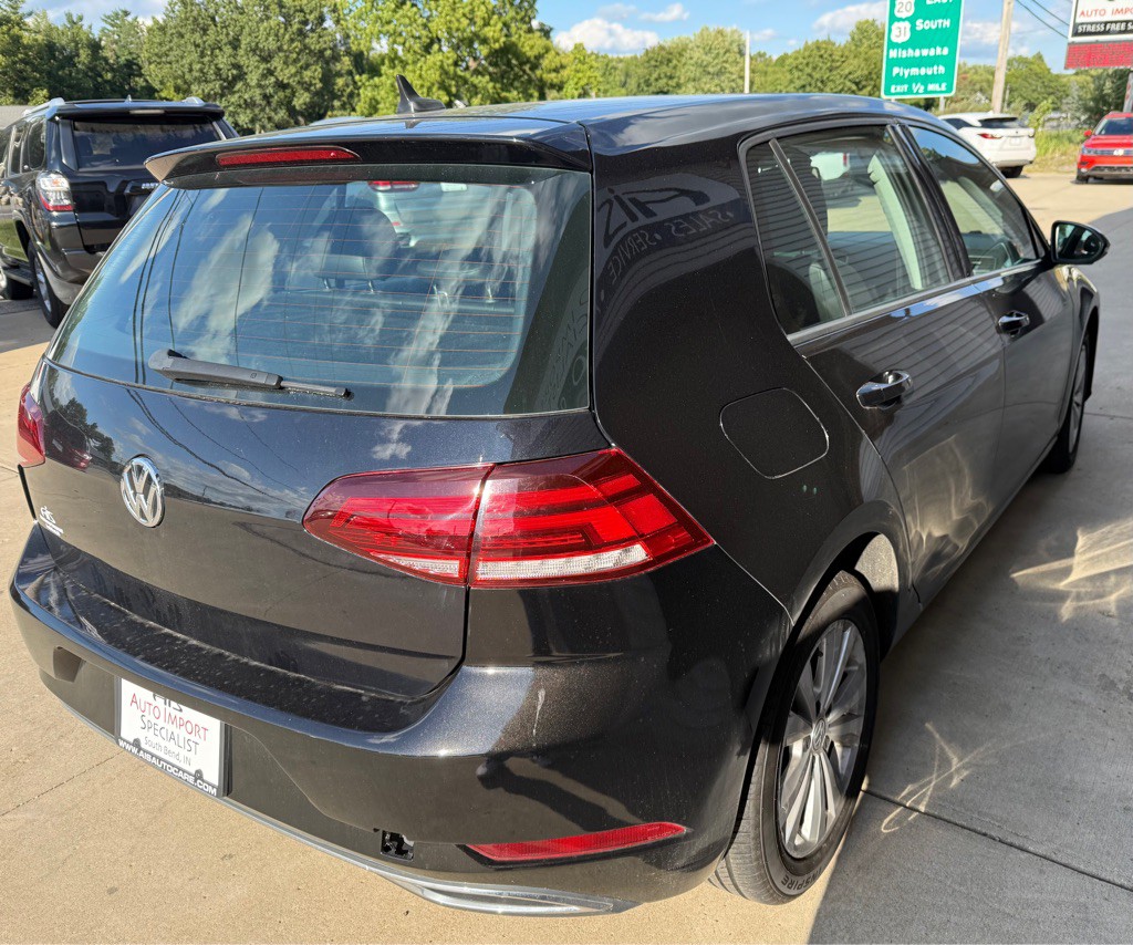 2021 Volkswagen Golf Image 6