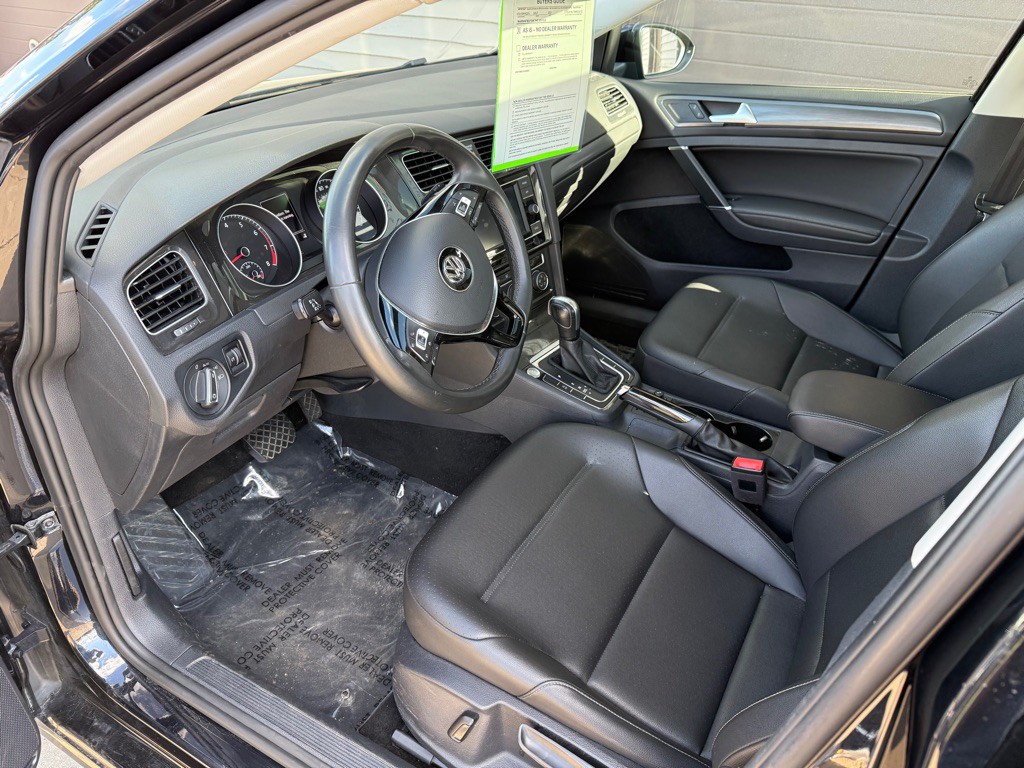2021 Volkswagen Golf Image 11