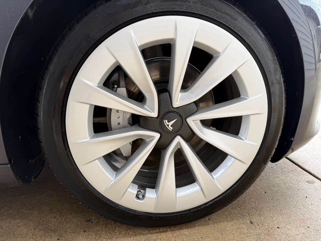 2023 Tesla Model 3 Image 11