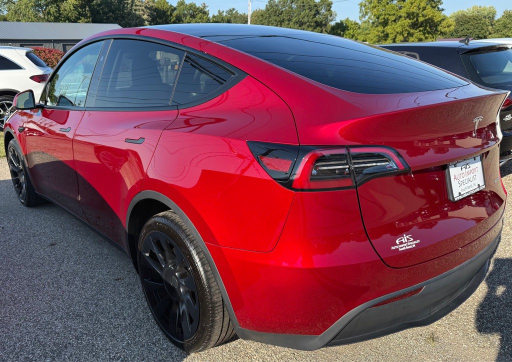 2024 Tesla Model Y Image 4