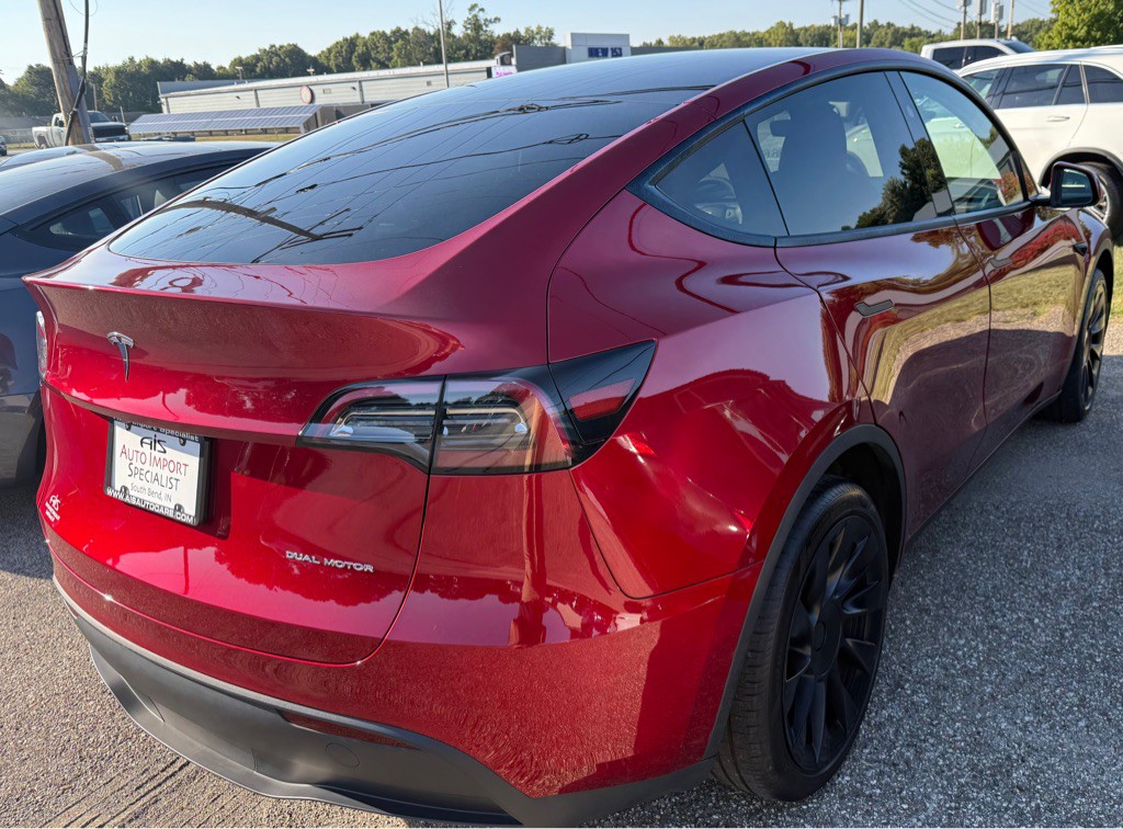 2024 Tesla Model Y Image 5