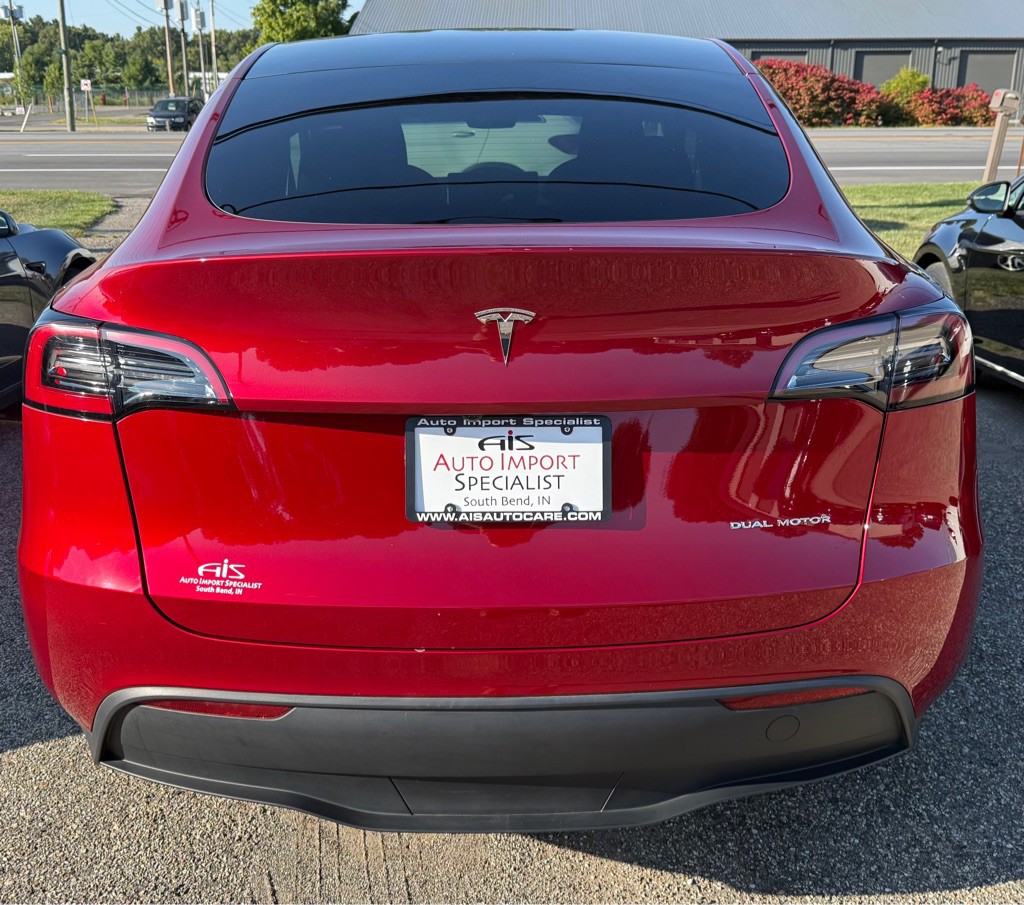 2024 Tesla Model Y Image 6