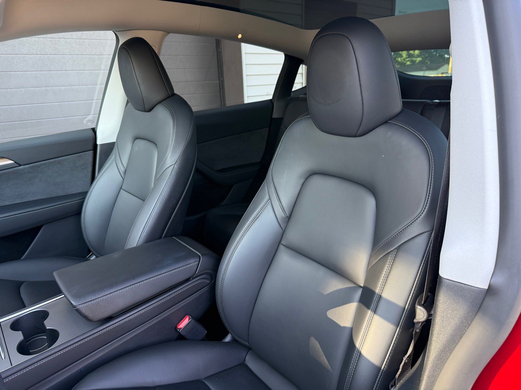 2024 Tesla Model Y Image 8
