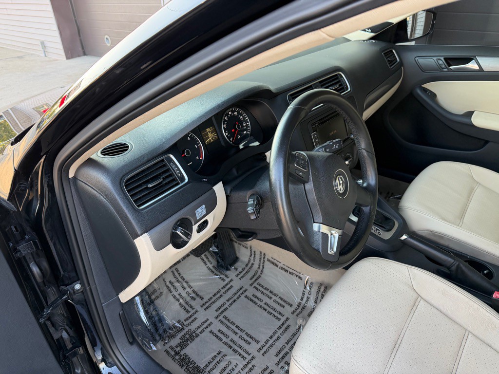 2014 Volkswagen Jetta Image 9
